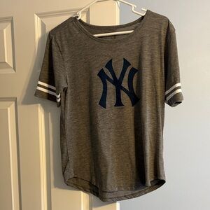 5th & Ocean Gray Women's T-Shirt